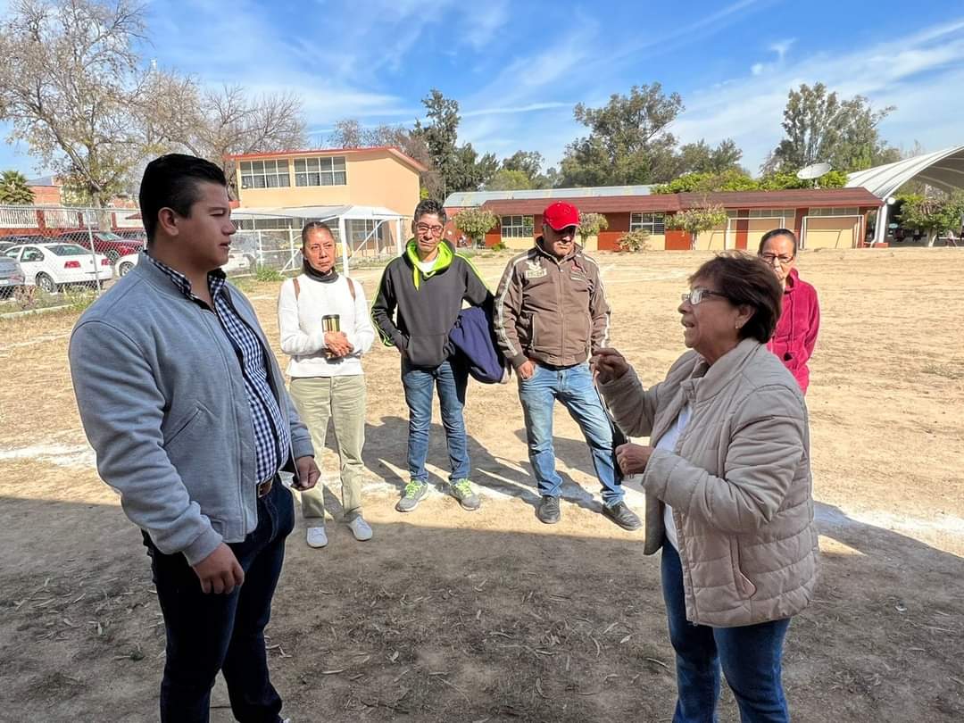 Fundamental el mantenimiento de espacios educativos y deportivos para niñas y niños: Víctor Zurita