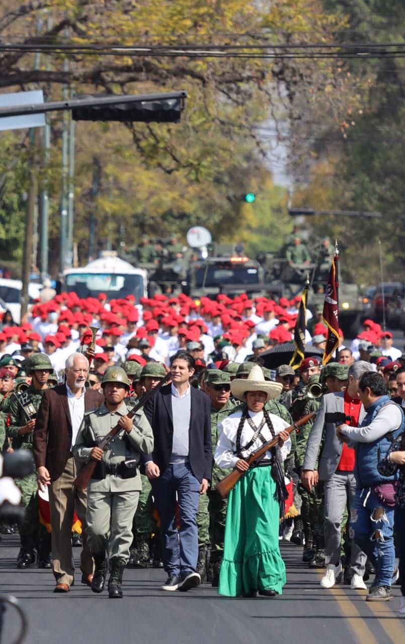Llama Alfonso Martínez a jóvenes a seguir el camino correcto