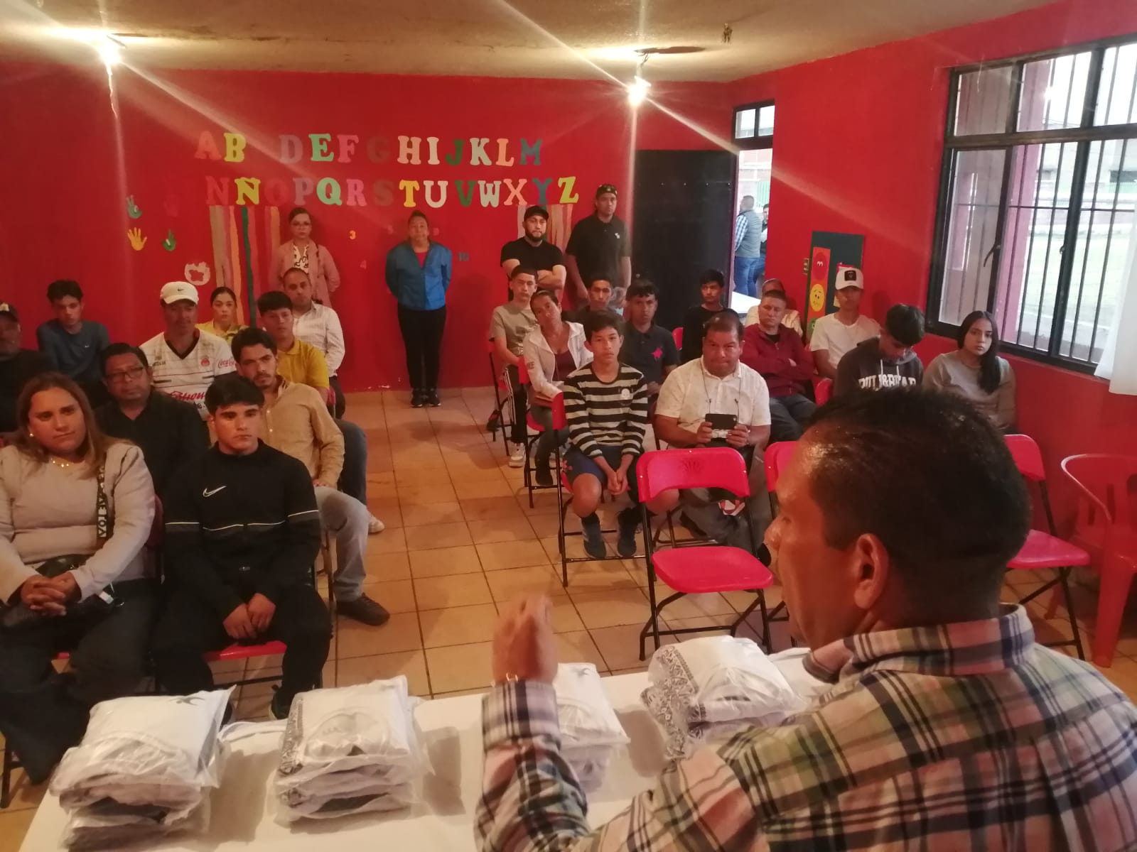 Abandera Bladimir González a selección Tarimbaro que asistirá al Torneo de la Esperanza