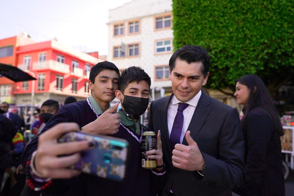 Encabezan Toño Ixtláhuac y secretario de Gobierno en Michoacán, ceremonia cívica del 5 de febrero