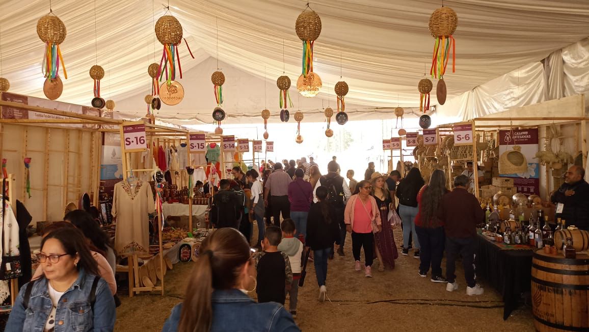 Artesanía michoacana lidera participación en la Feria de León.