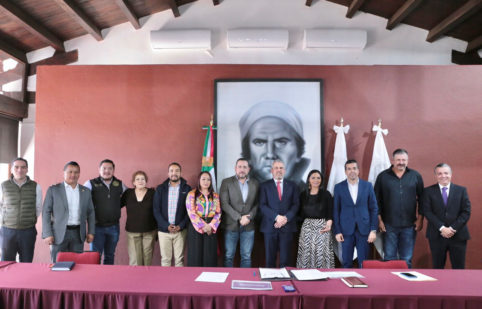 Presenta Bedolla programas de inversión y apoyo para municipios del PRD.