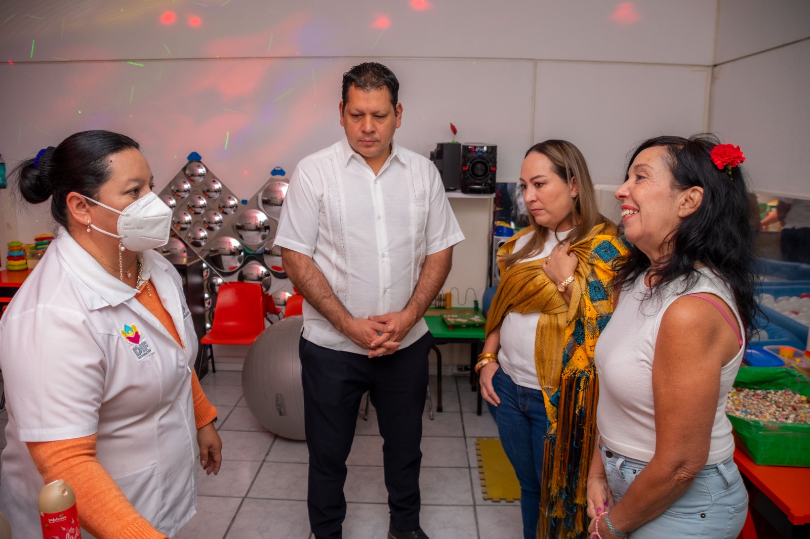 Visita titular del DIF Nacional espacios de atención en Michoacán.