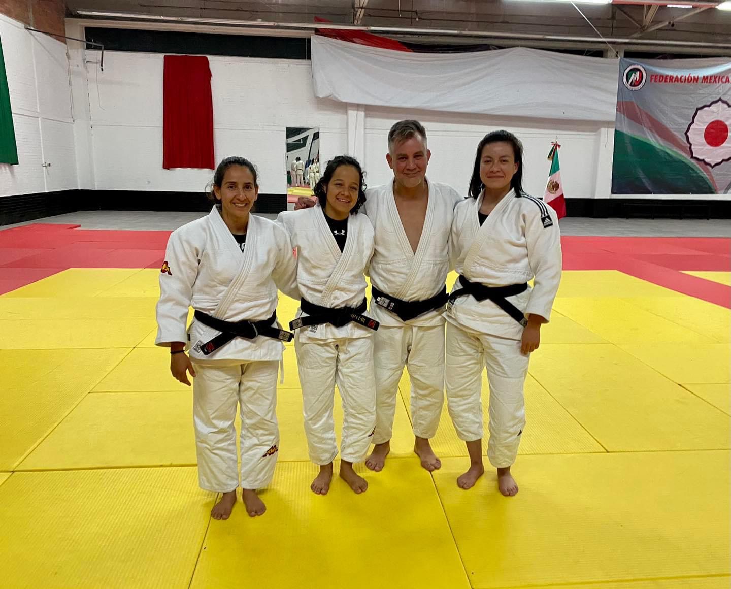 Cuatro entrenadores del judo michoacano se capacitan en el COM.