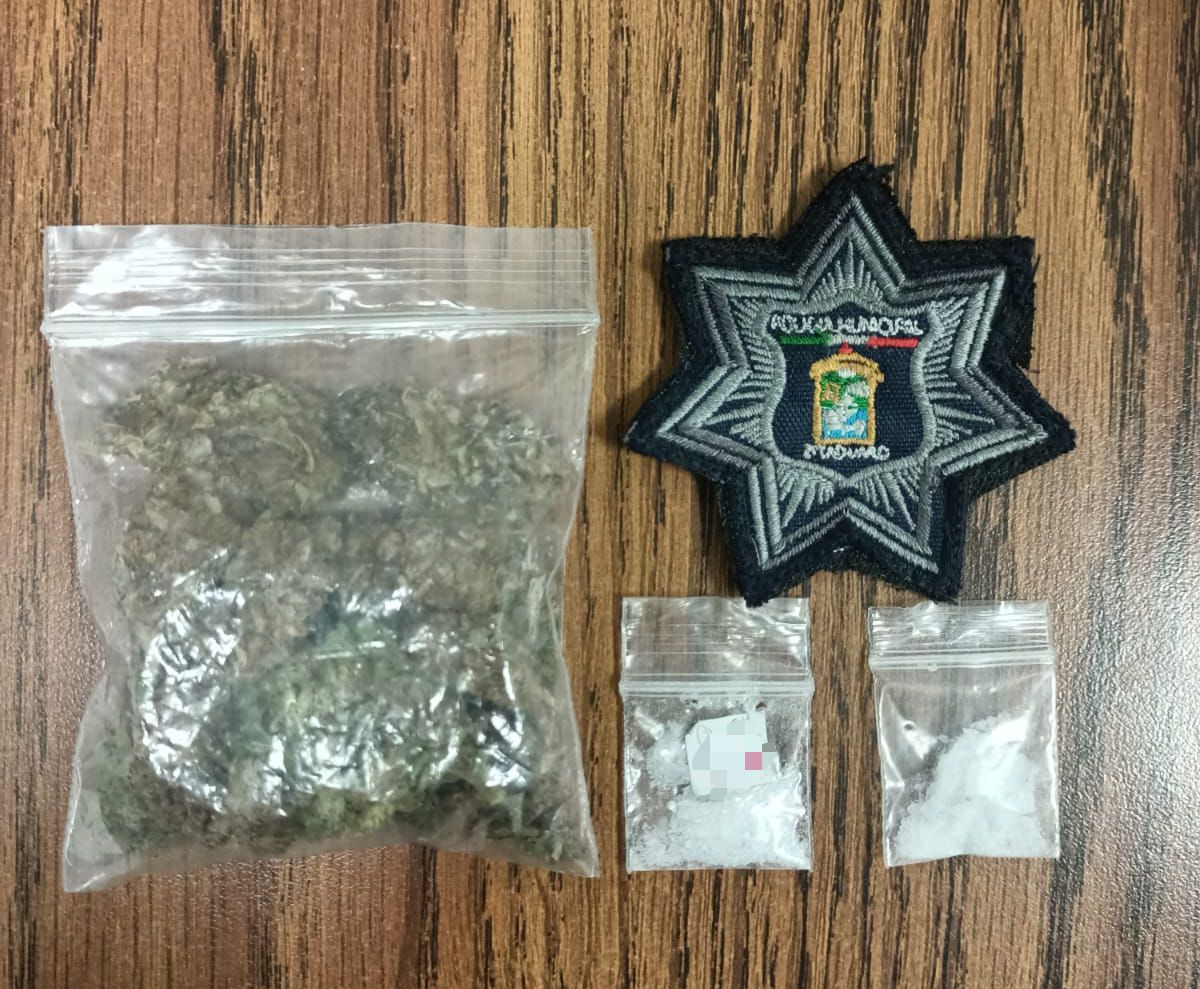 En distintos hechos, GC asegura varias dosis de droga; hay tres detenidos.