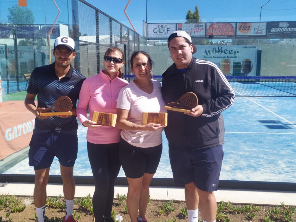 Atletas morelianos campeones absolutos del 2° Torneo Estatal de Pádel Michoacán 2023.