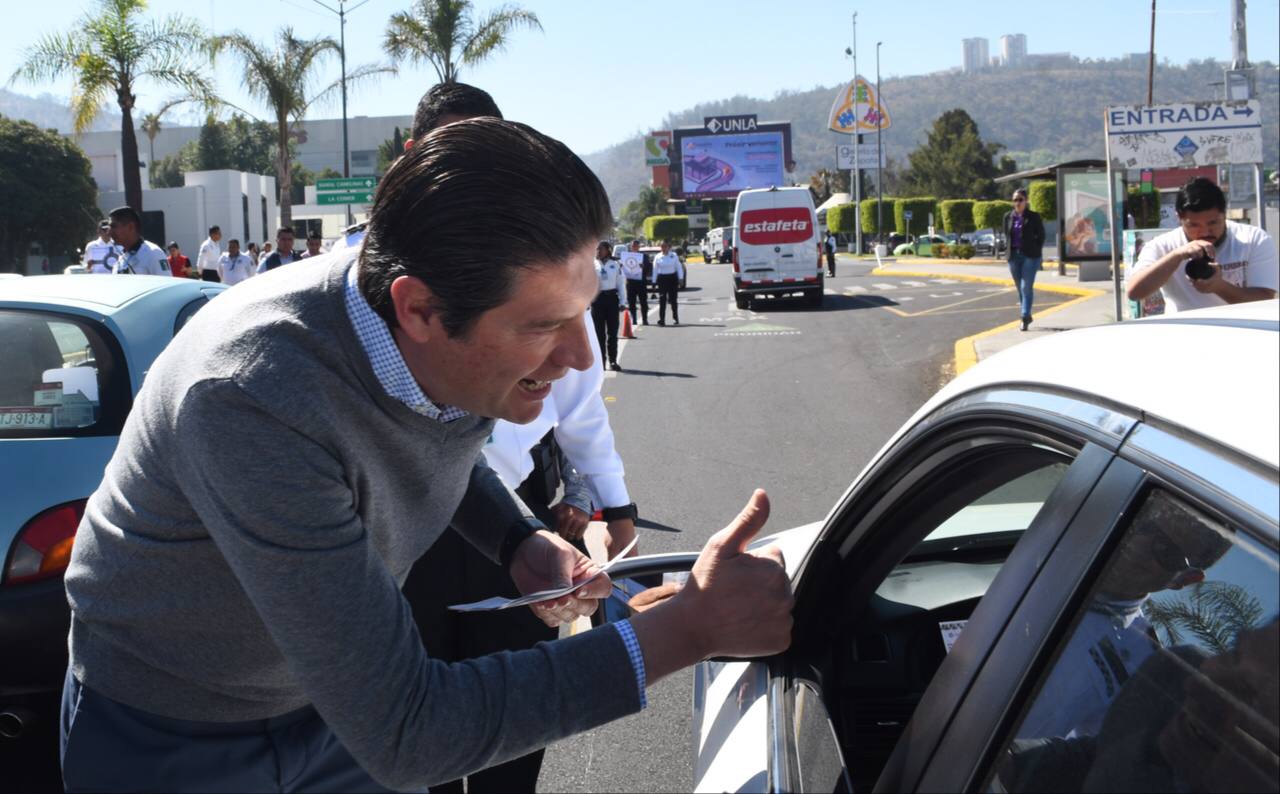 Encabeza Alfonso Martínez operativo «Qué rollo con las glorietas».