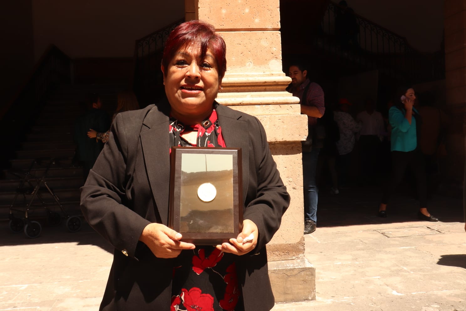 Fermina Arellano Mantero recibió Presea “La Mujer Michoacana” del Congreso del Estado