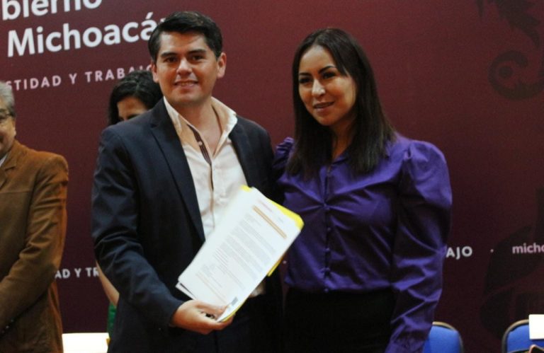 Recibe Toño Ixtláhuac, reconocimiento del INAFED, tras cumplir con la Guía Consultiva de Desempeño Municipal