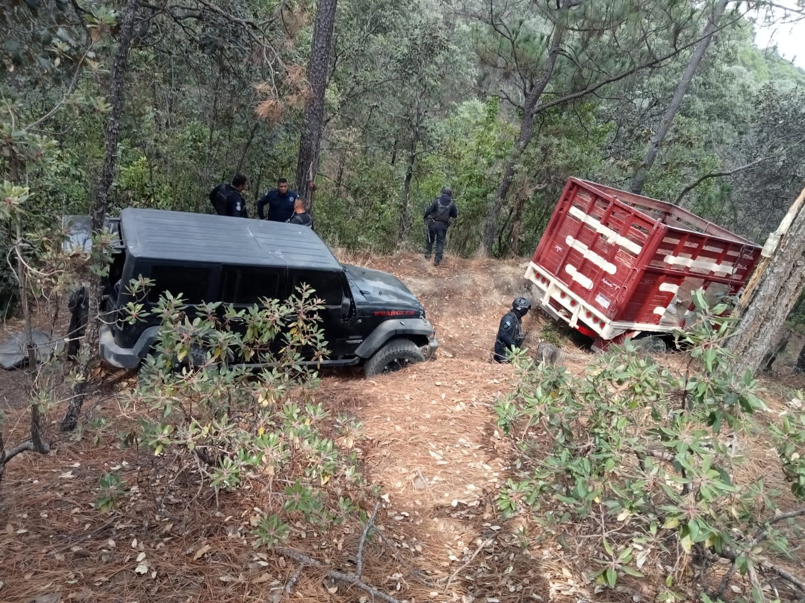 Tras agresión a disparos en Hidalgo, SSP despliega operativo; aseguran vehículos y destruyen parapetos