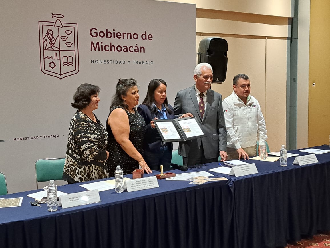 Participa Sader en cancelación de timbre postal por el Centenario de la Universidad Agraria
