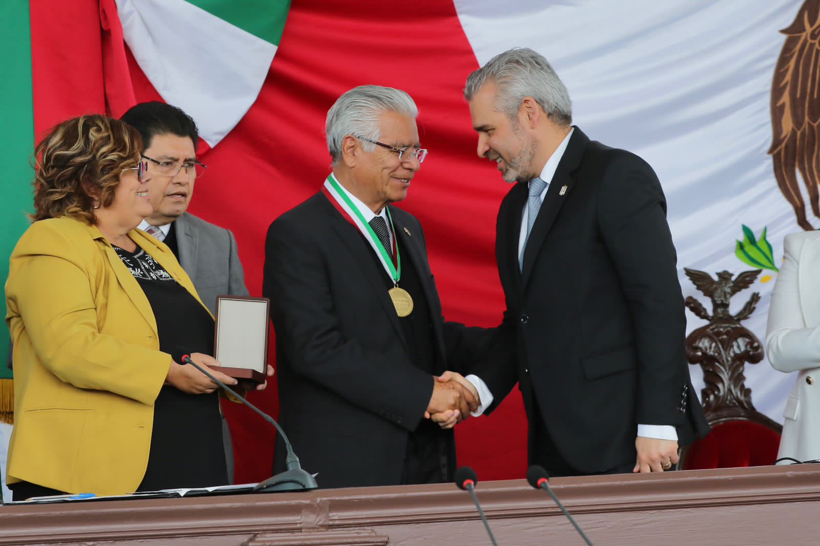 Otorga Bedolla Presea «Primer Supremo Tribunal de Justicia para la América Mexicana»