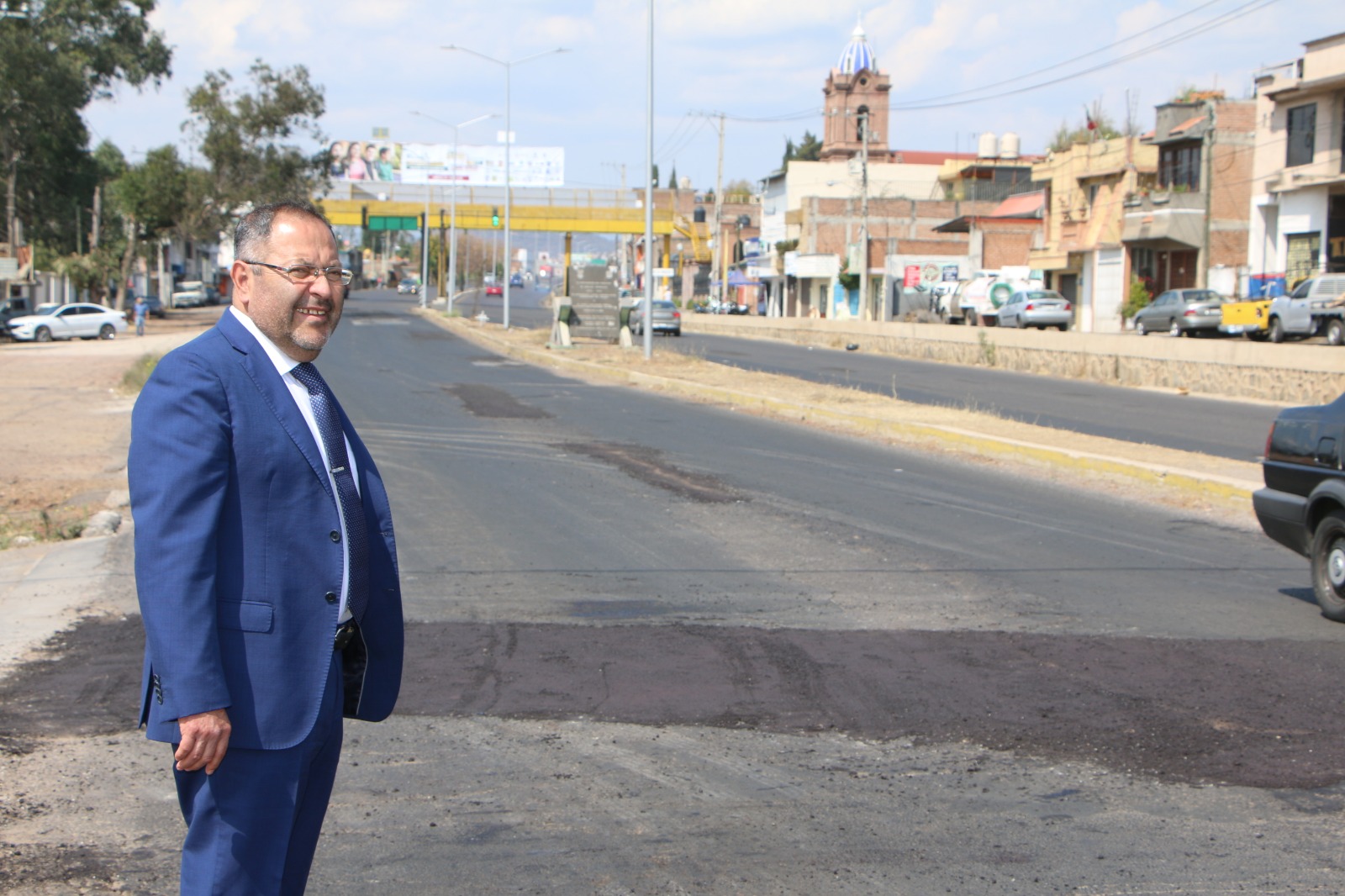 Gobierno Municipal de Hidalgo continua con los trabajos de bacheo en las principales vialidades del municipio