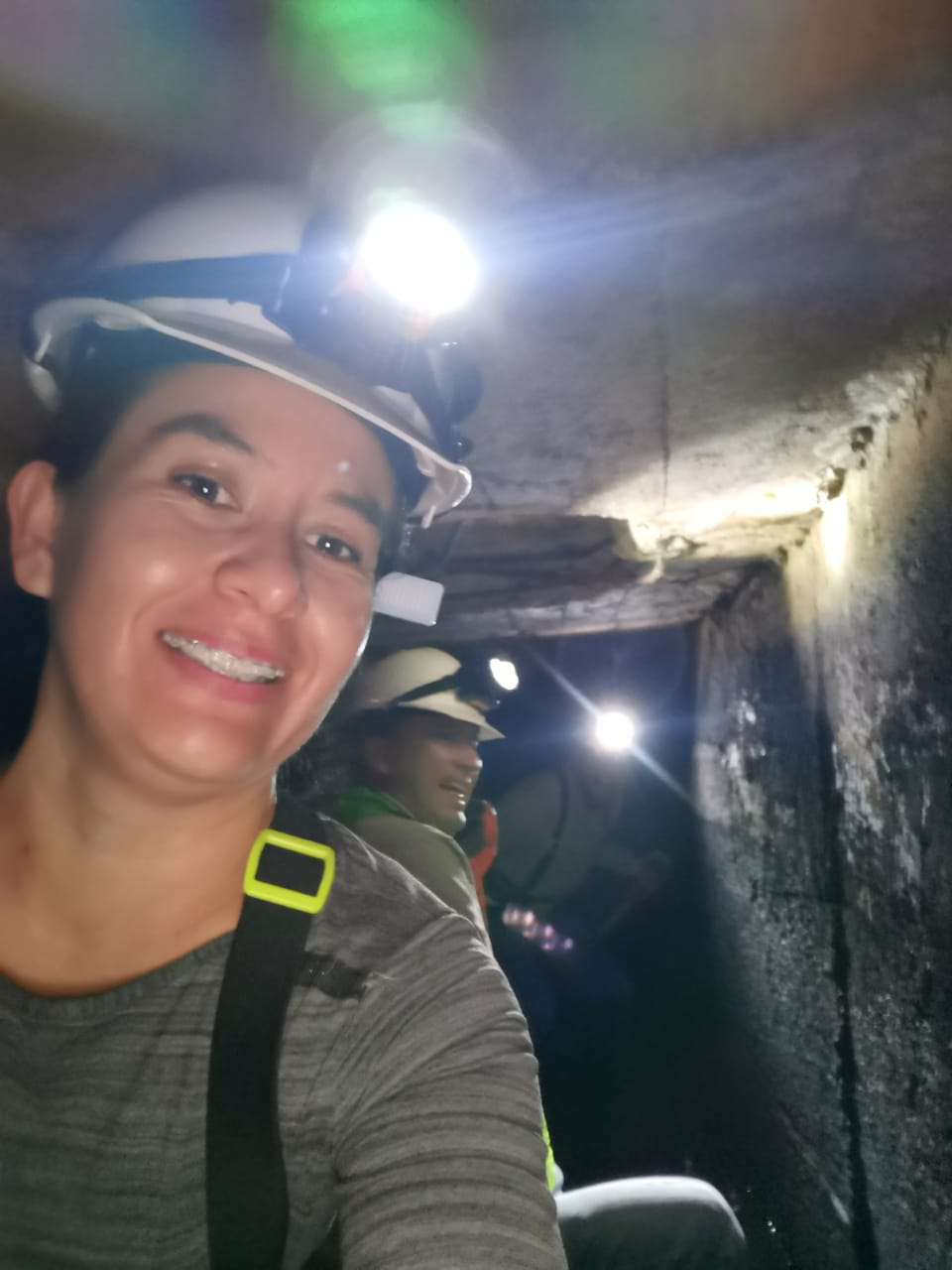 Limpieza del canal de la presa de Cointzio garantiza su correcto funcionamiento