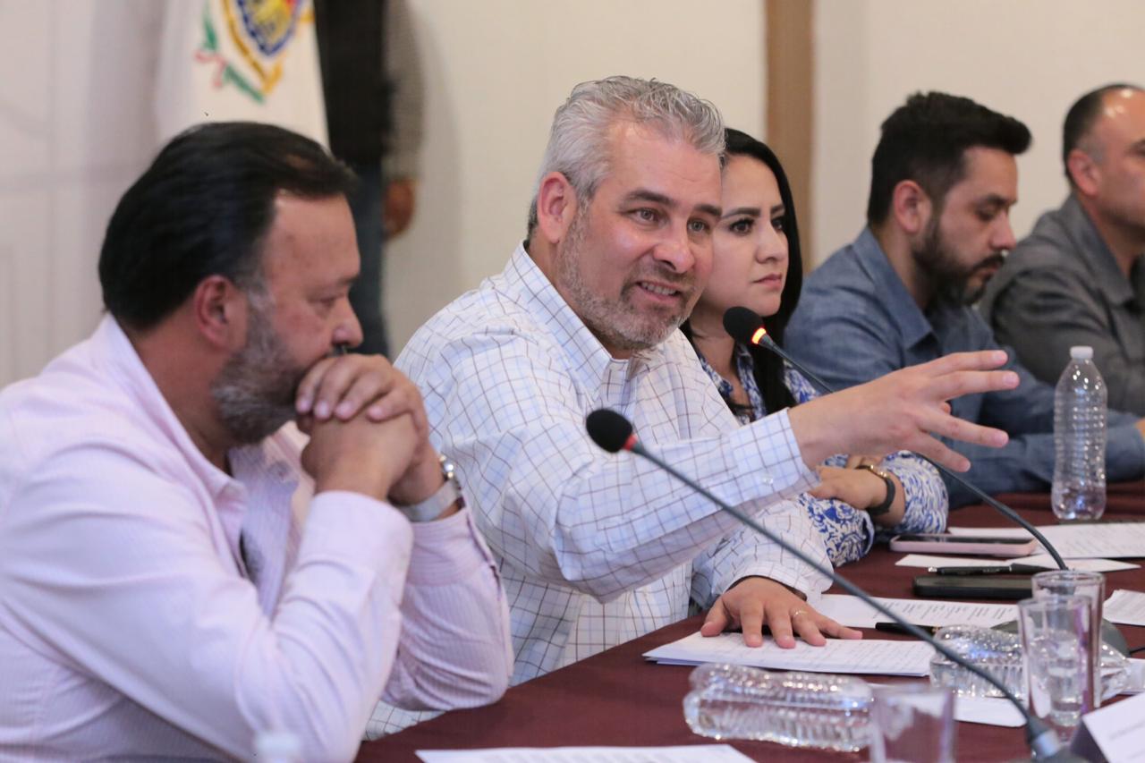 Instala Bedolla Comité de Participación Ciudadana para mejorar el mercado de Pátzcuaro