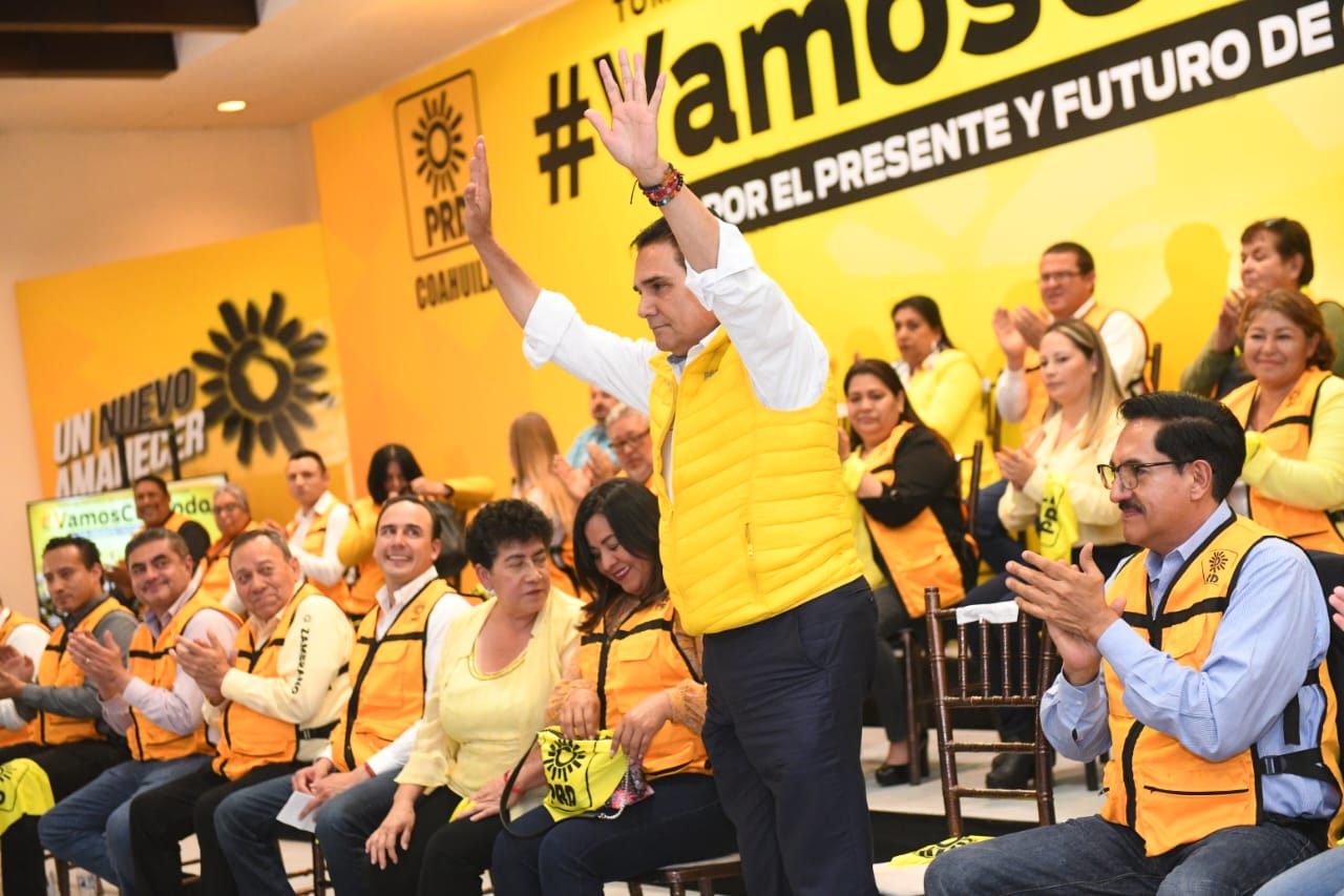 La sociedad debe tener un papel activo en las decisiones políticas: Silvano Aureoles