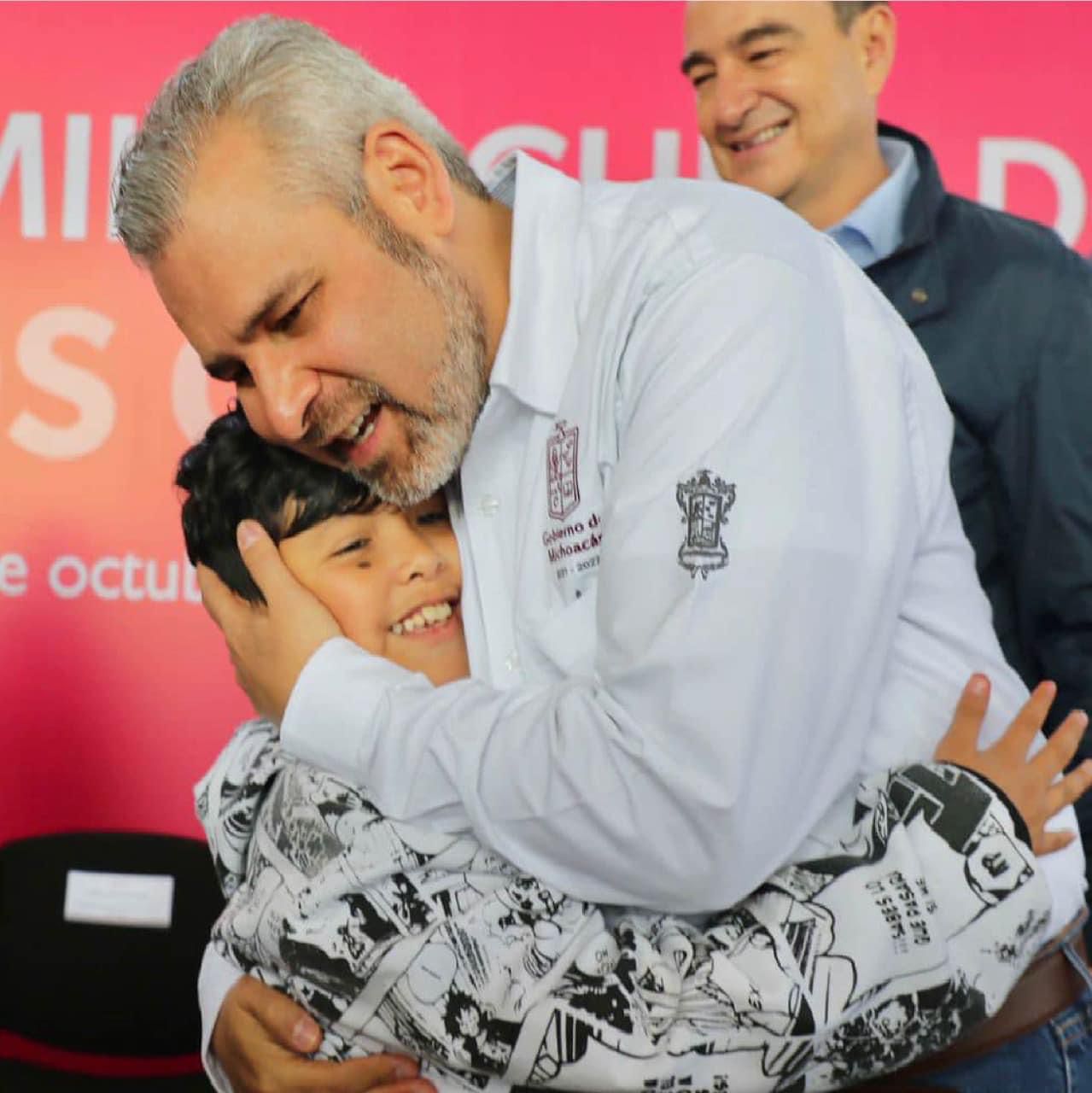 Beneficiadas, 326 mujeres con pensión para familias cuidadoras de menores con cáncer.