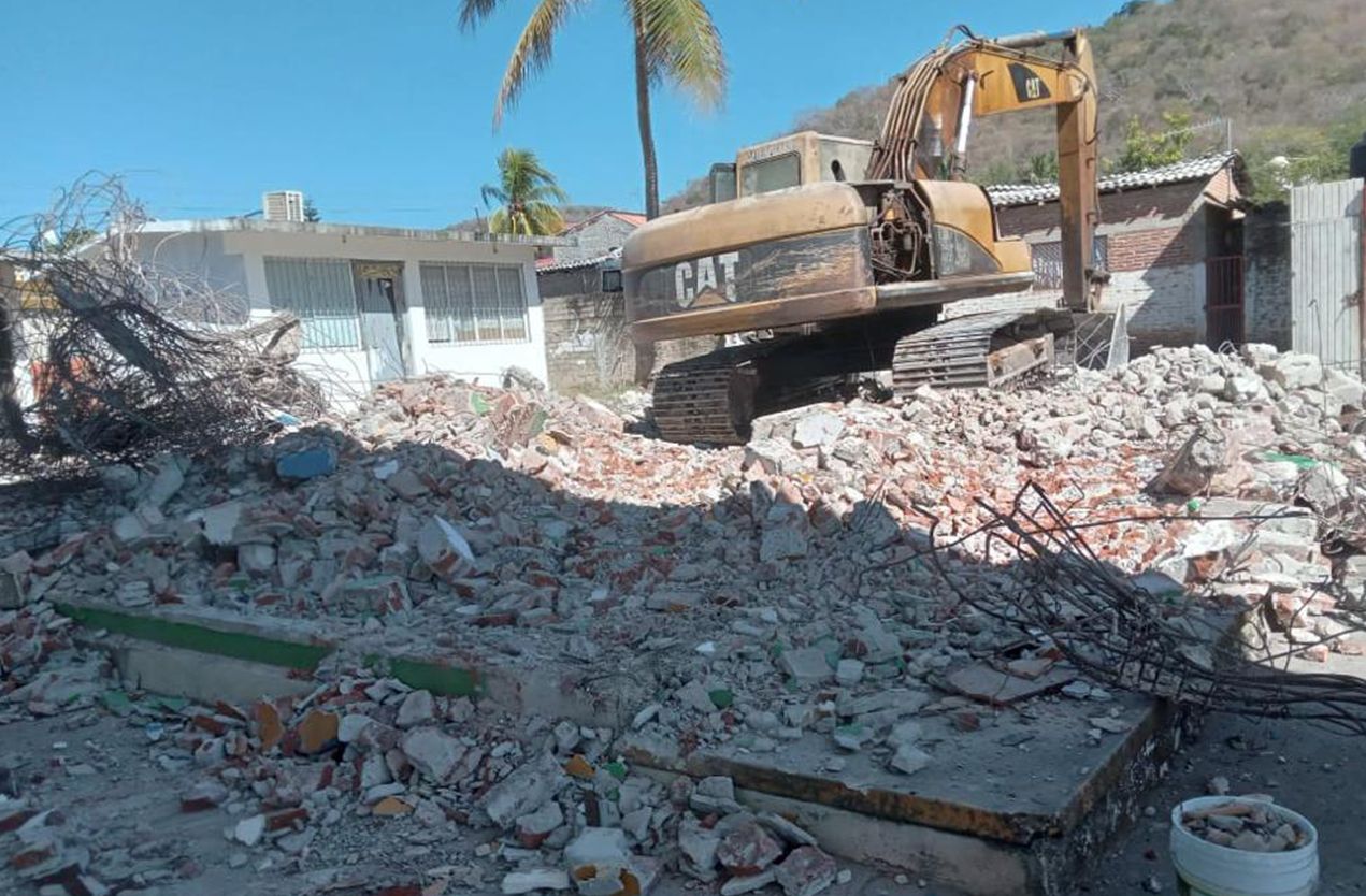 Inicia SCOP reparación de escuelas afectadas por sismo.