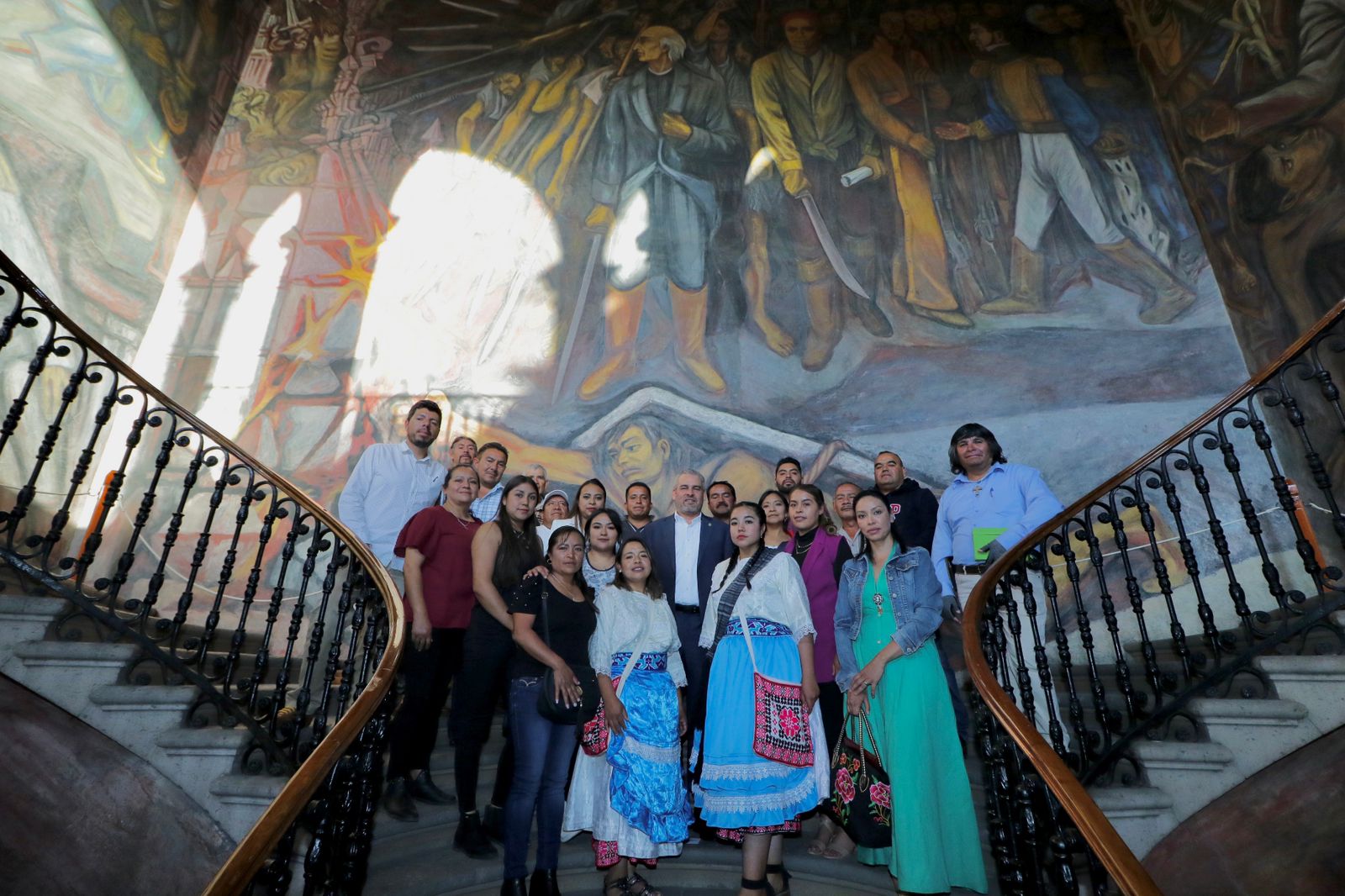 Dialoga Bedolla con comunidades Nahua y Otomí con autogobierno.