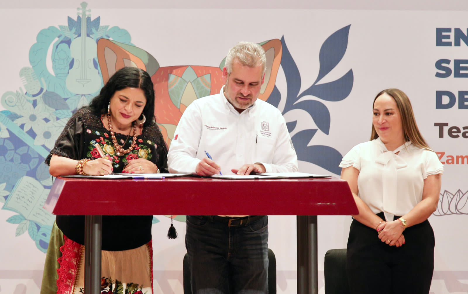 Con Semilleros Creativos construimos una cultura de paz: Bedolla.