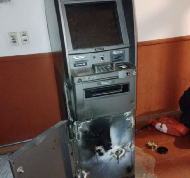 SSP detiene en flagrancia a 3 hombres tras intentar robar un cajero automático, en Aporo.