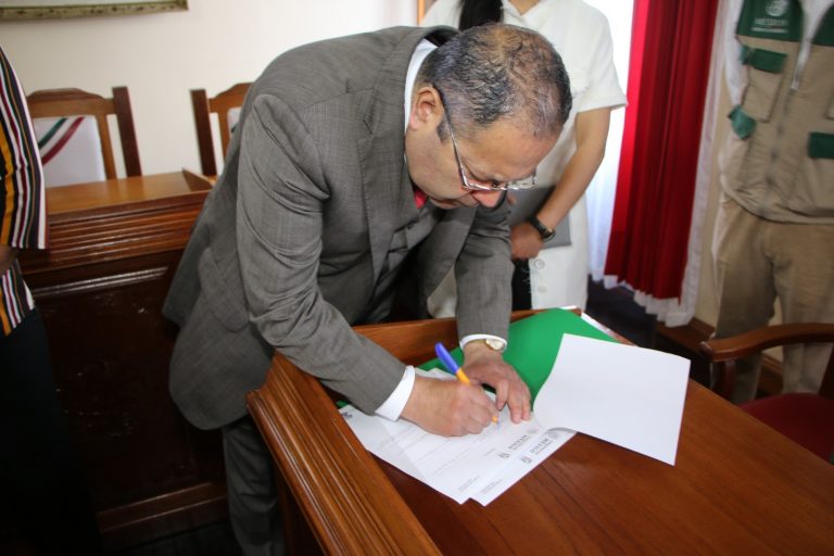 Autoridades Municipales firman convenio con directivos del Hospital IMSS Bienestar de Ciudad Hidalgo, con la finalidad de proporcionar la seguridad a médico residentes.