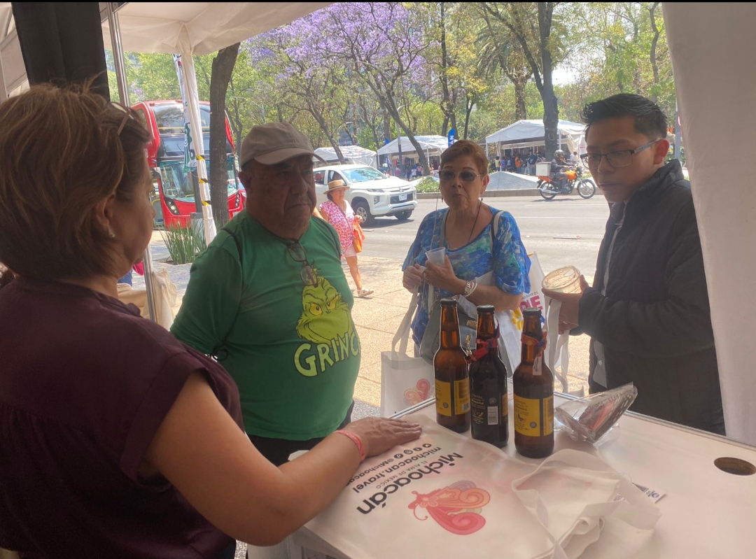 Atiende SEE necesidad de docentes en Charo.