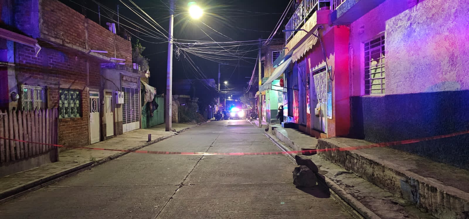 Sujetos armados ingresaron de forma violenta a un domicilio de la colonia Trasierra y atacaron a sus moradores;  saldo dos muertos y dos lesionados