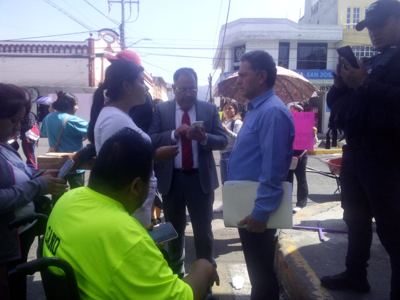Edil municipal atiende a familiares de menor desaparecida