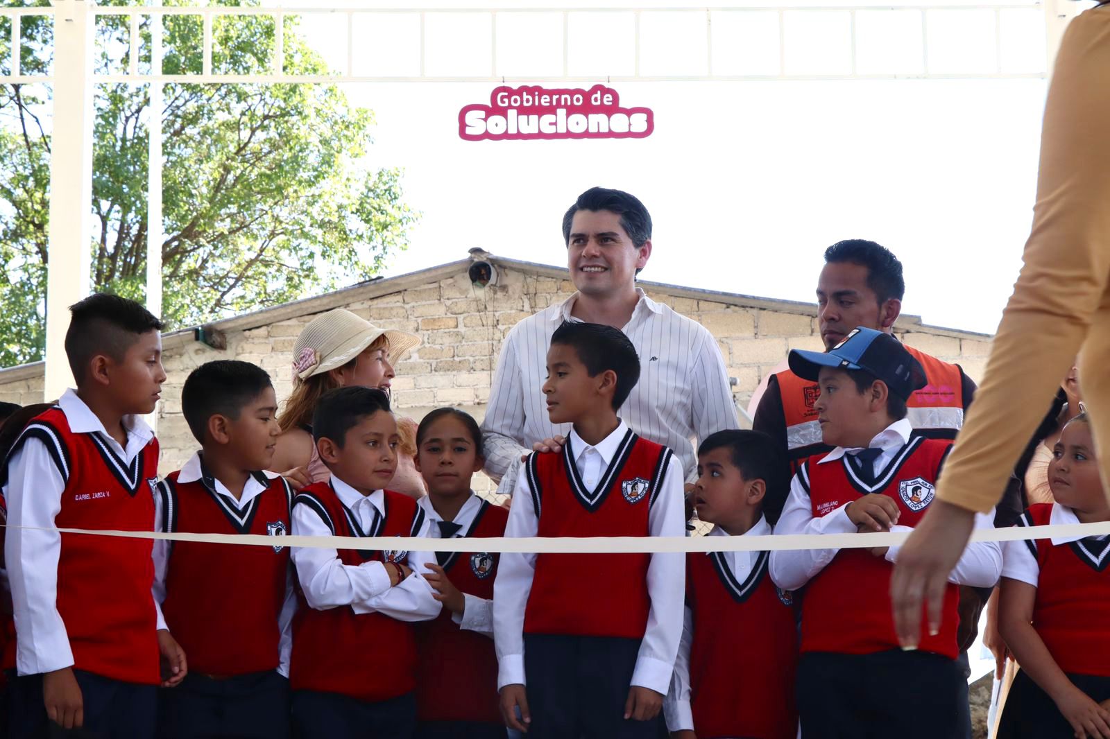 Toño Ixtláhuac inauguró previo al regreso a clases un domo en la comunidad de la Y Grieg