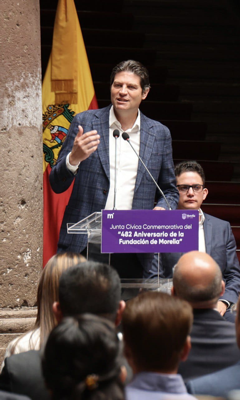 Instala Alfonso Martínez Junta Cívica Conmemorativa del 482 aniversario de la fundación de Morelia