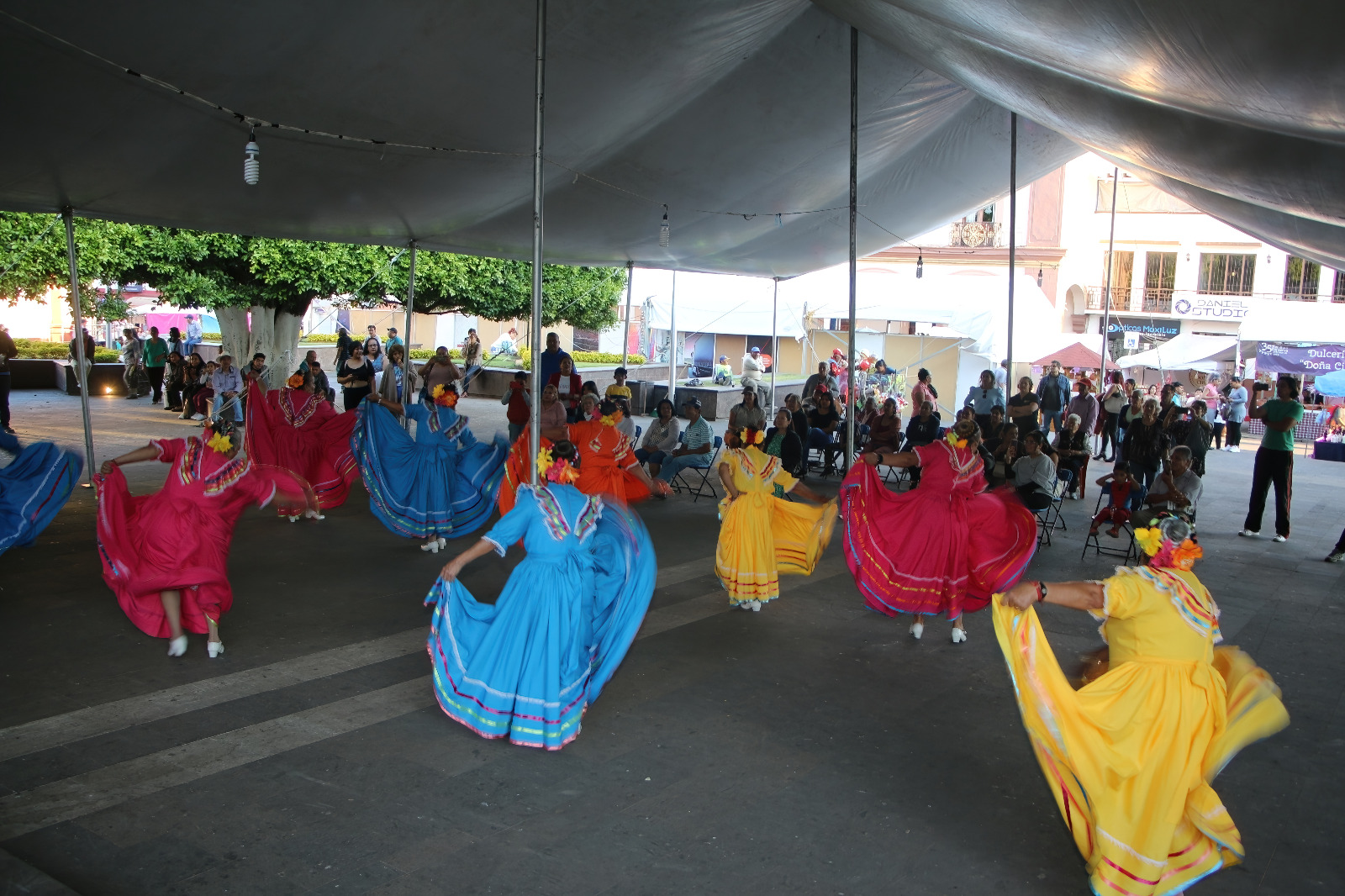 Estancia del Adulto Mayor del municipio realizaron una presentación artística en clausura de la Feria de la Conserva