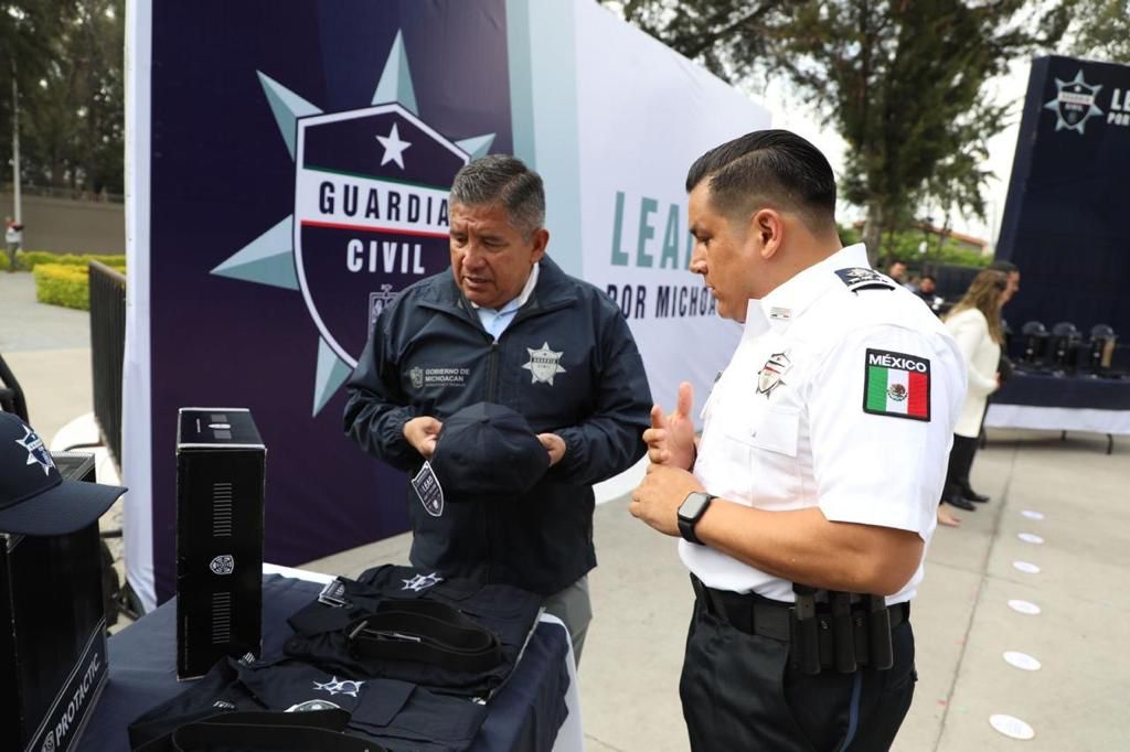 Entregan SSP y SESESP 4 mil uniformes a personal operativo