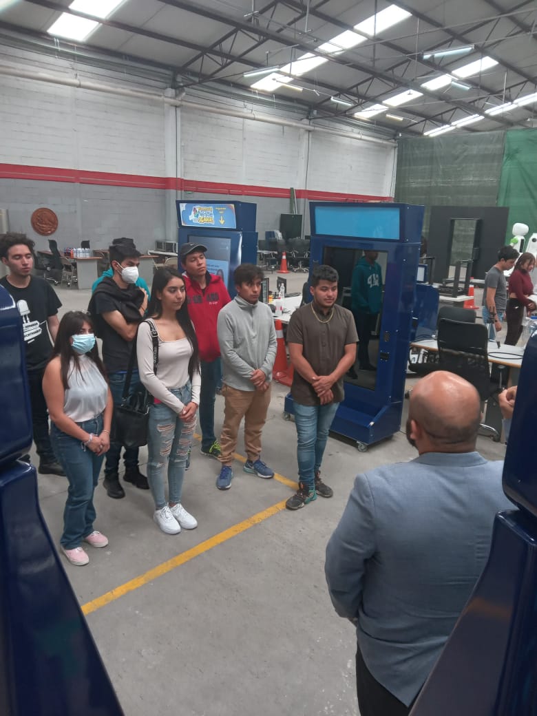 Estudiantes de Mecatrónica del #ITSCH visitan Octopy