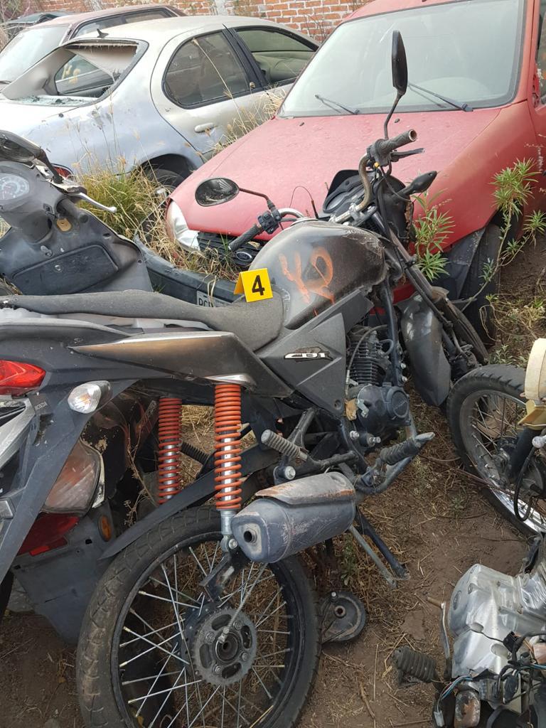 En cateo, asegura FGE inmueble relacionado en conductas ilícitas y recupera seis vehículos