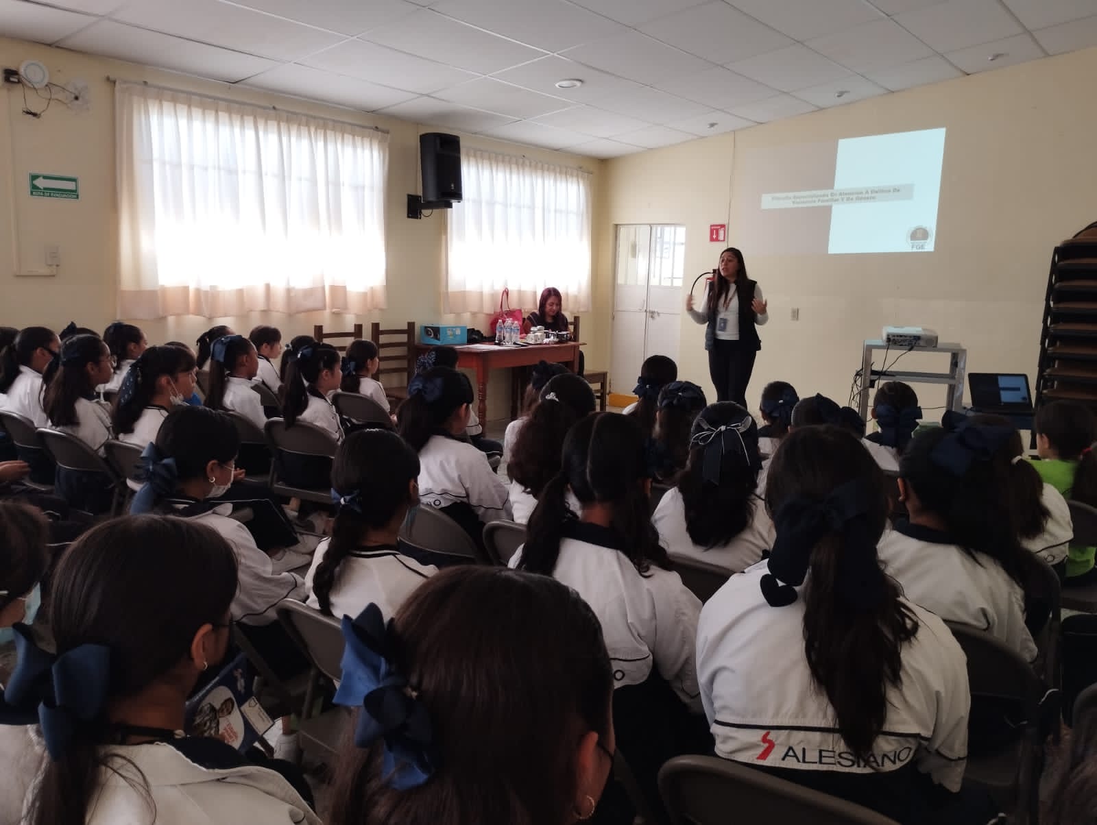 Imparte FGE a estudiantes de primaria, plática para detectar conductas que vulneren sus derechos