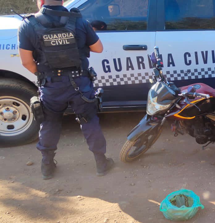 En Uruapan, SSP detiene a uno con 2 bolsas de marihuana
