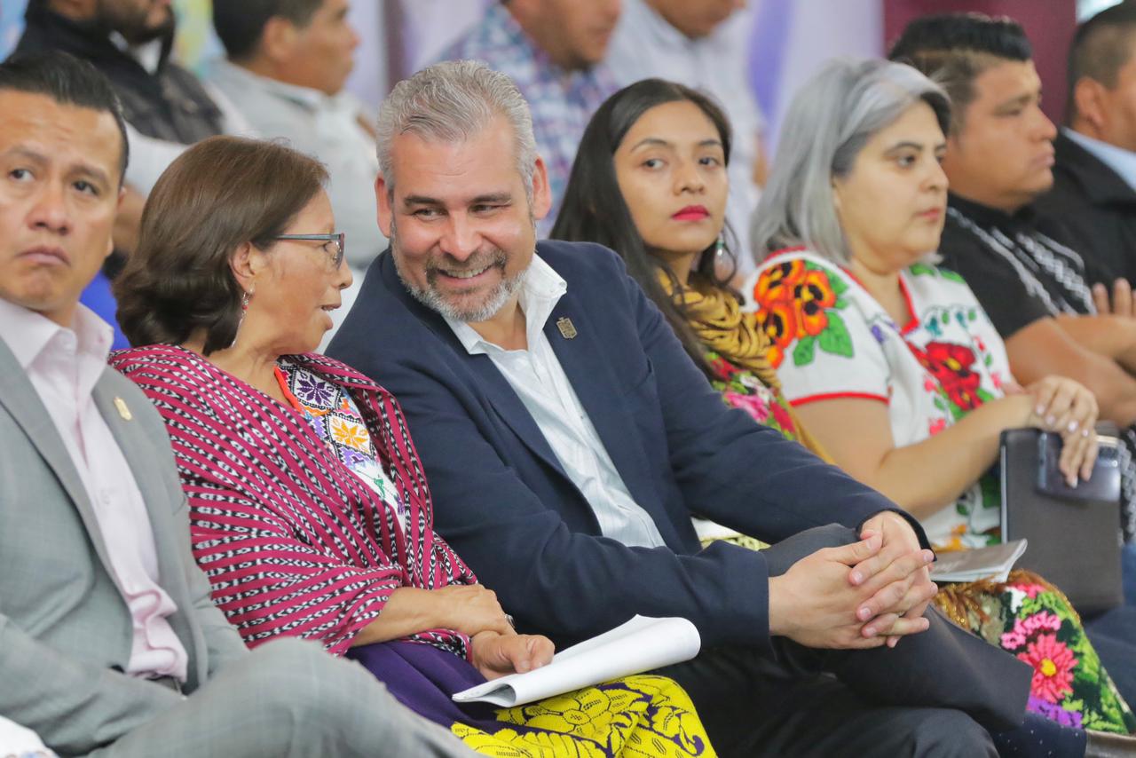 Consolidar el autogobierno y ampliar el derecho social de las comunidades indígenas es nuestra misión: Bedolla.