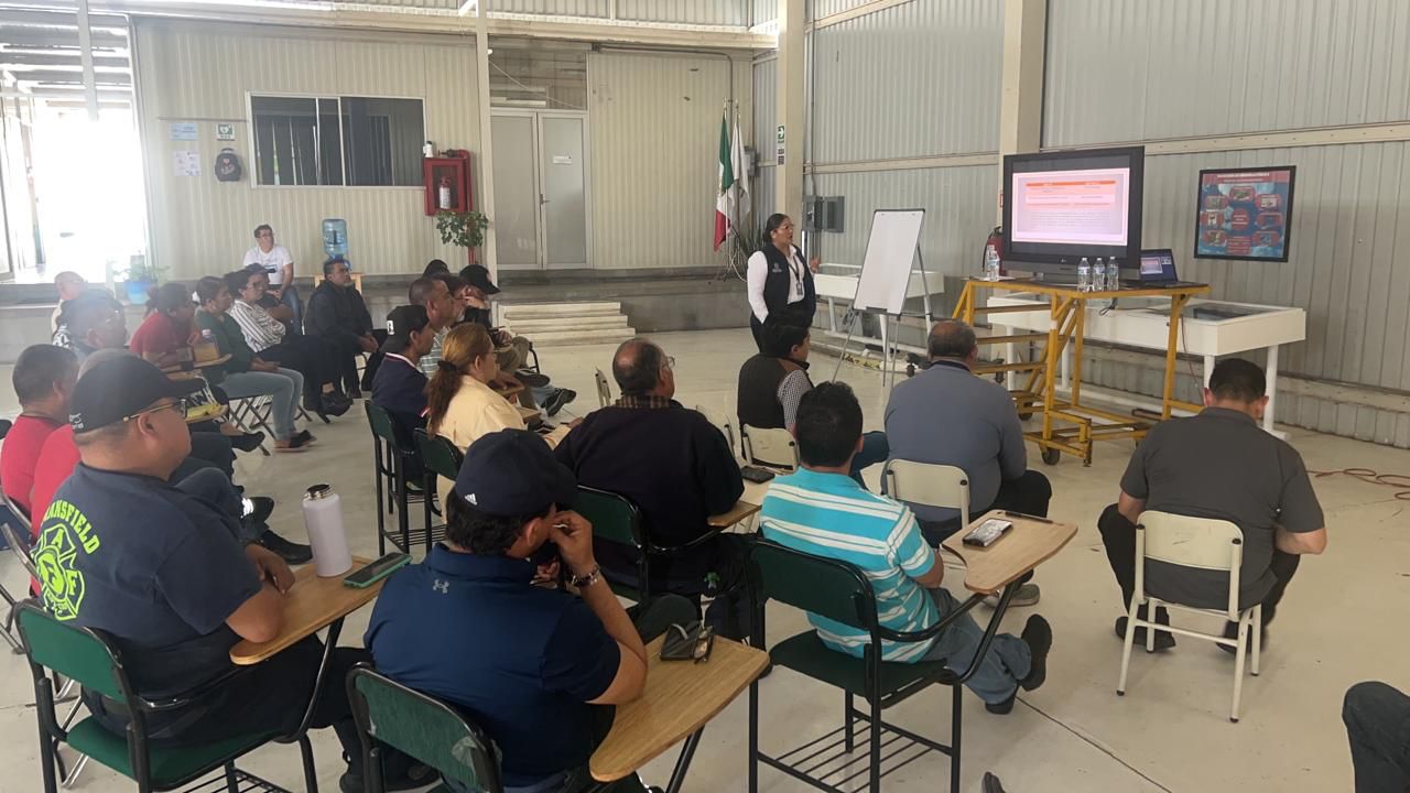 Imparte DAFP de la SSP, el taller “Primeros Auxilios Psicológicos y Prevención del Suicidio” a personal de Servicios Aéreos