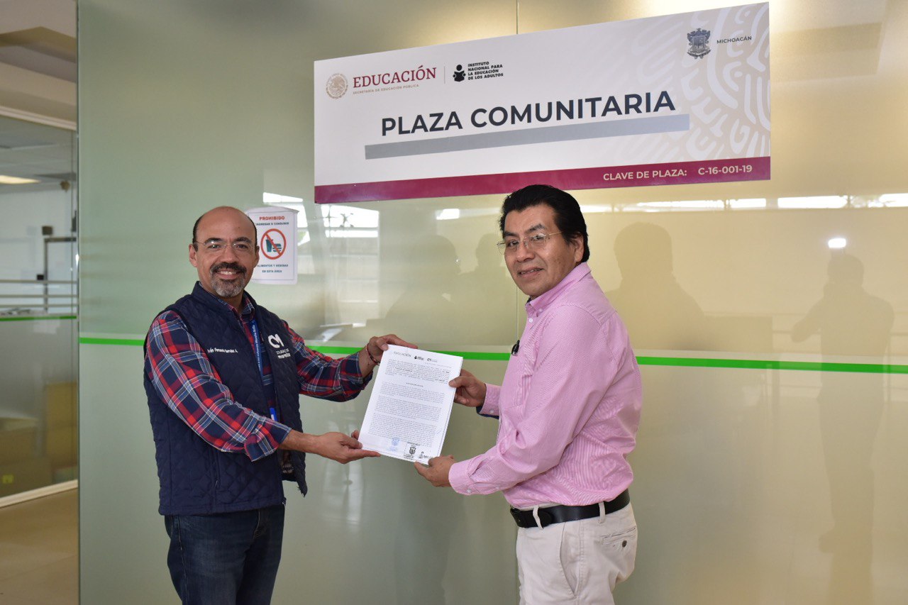 Colegio de Morelia refrenda lazos interinstitucionales y de colaboración con INEA.