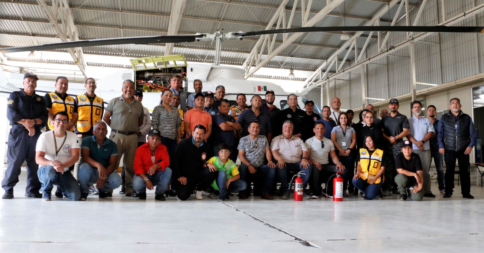 Servicios Aéreos de SSP se capacita en prevención y combate de incendios.