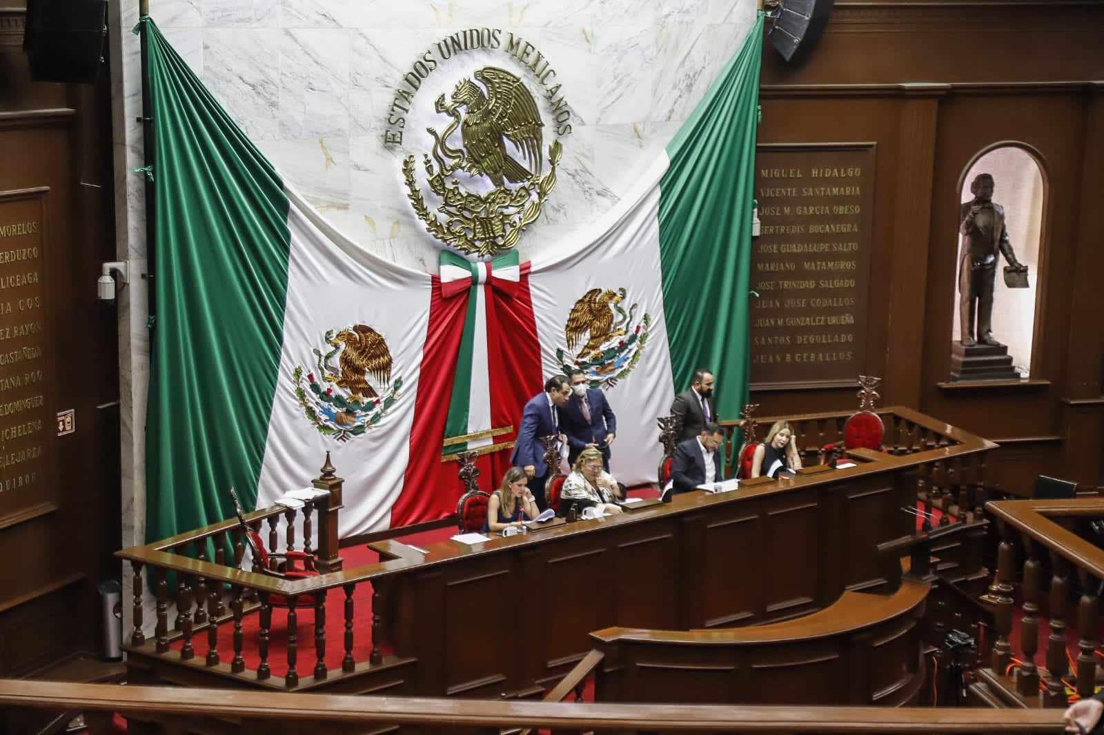 Diputados reestructuran comisiones y comités de la 75 Legislatura.
