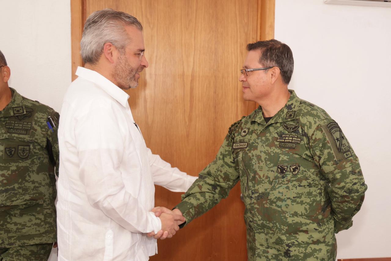 Bedolla estrecha coordinación para mantener la seguridad en la región Coalcomán
