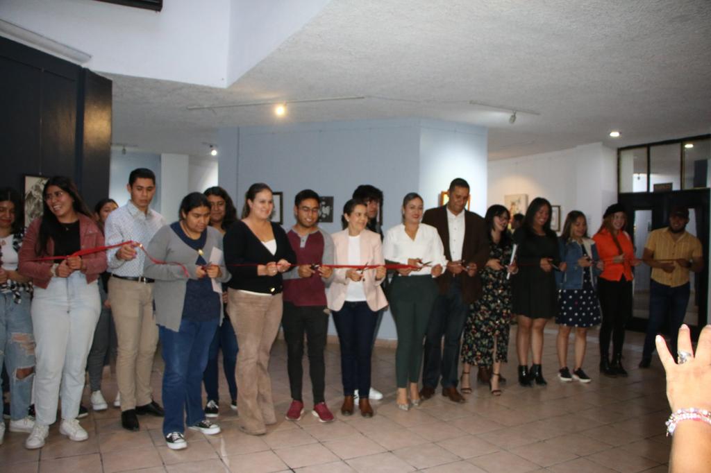 Graciela Guzmán inauguró la Exposición Colectiva “Mentes Fuera de Cubo”
