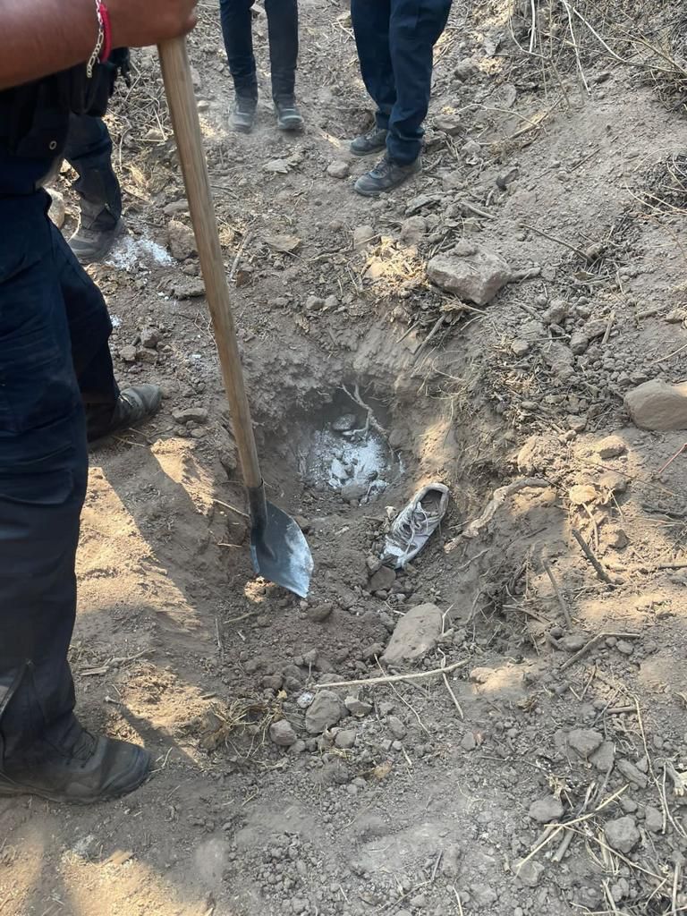 Fueron localizados cinco cadáveres masculinos enterrados dentro de cinco fosas clandestinas