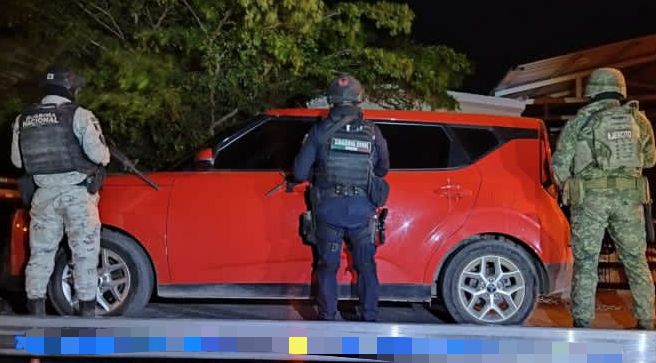 En Tepalcatepec, Guardia Civil localiza vehículos robados, droga, arma y municiones