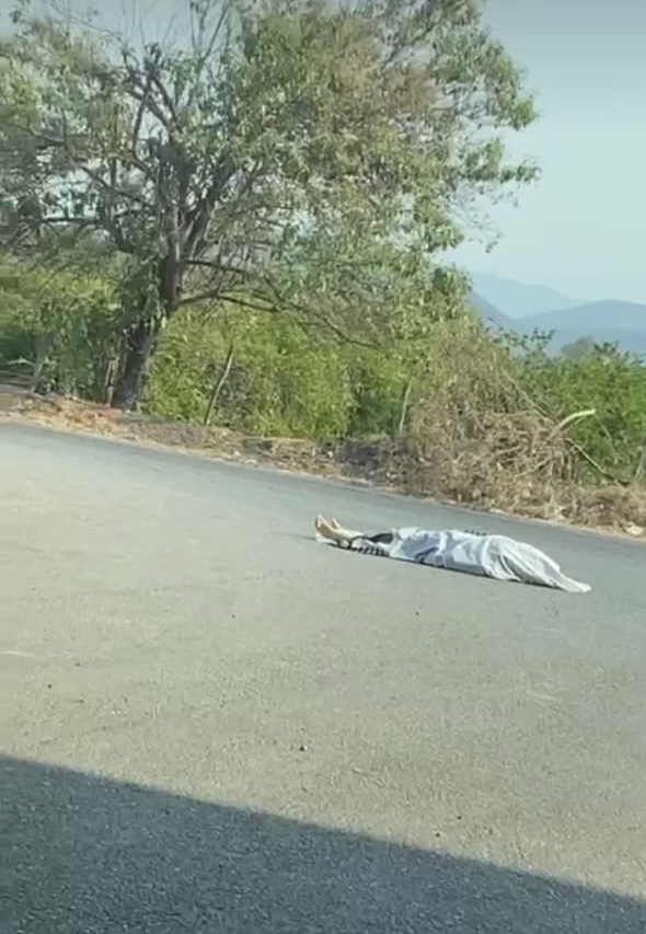 Localizan el cadáver con huellas de violencia de una mujer tirada debajo Puente vehicular