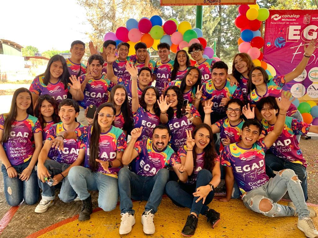 Muestran estudiantes del Conalep habilidades gráficas en festival