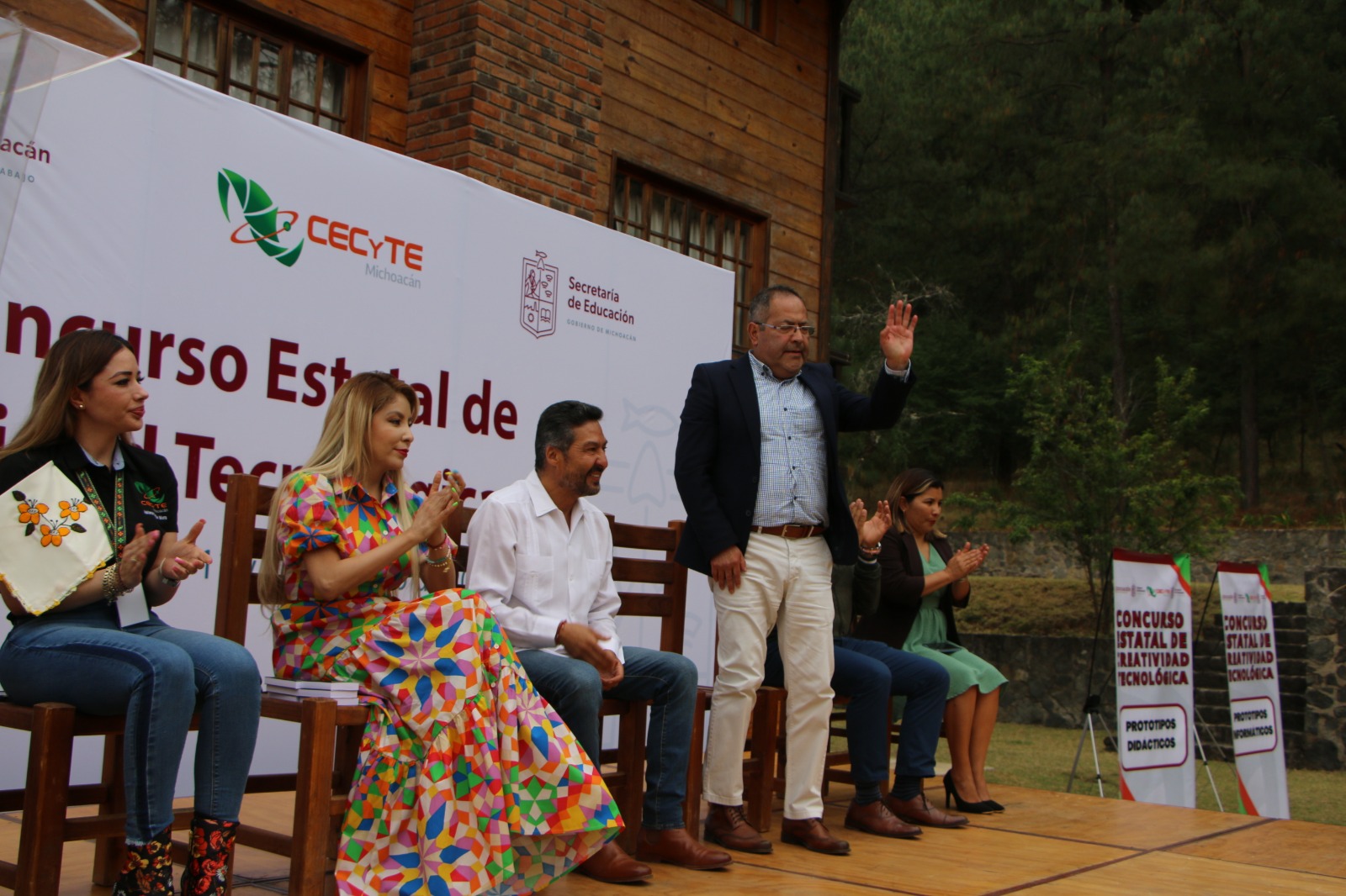 José Luis Téllez asistió a la premiación y clausura del XXIX Concurso Estatal de Creatividad y Tecnología 2023