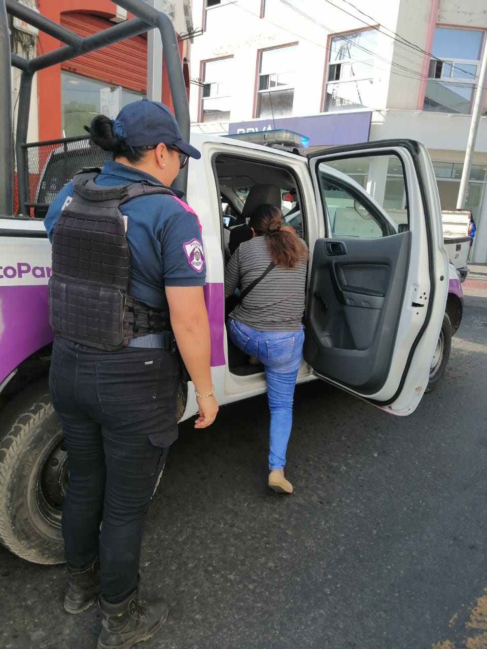 Ayuntamiento Constitucional de Zitácuaro hace un llamado a la sociedad en general a que, en caso de ser testigos, familiares o víctimas de algún delito que ponga en riesgo la integridad de cualquier niña, joven o adulta, se haga de inmediato la denuncia formal ante la autoridad competente